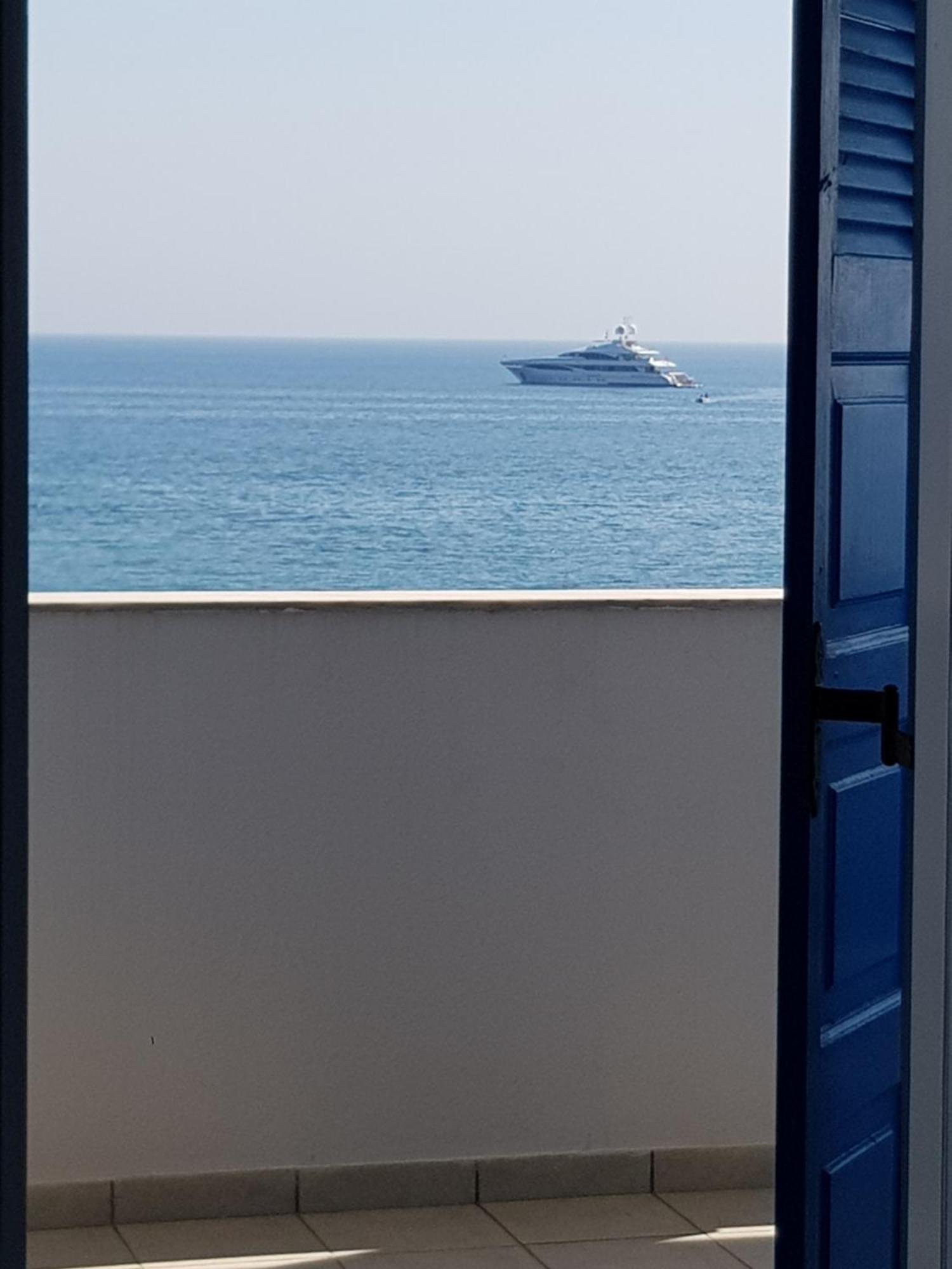 Rodothea And Adams On The Beach, Santorini Monolithos  Exterior photo