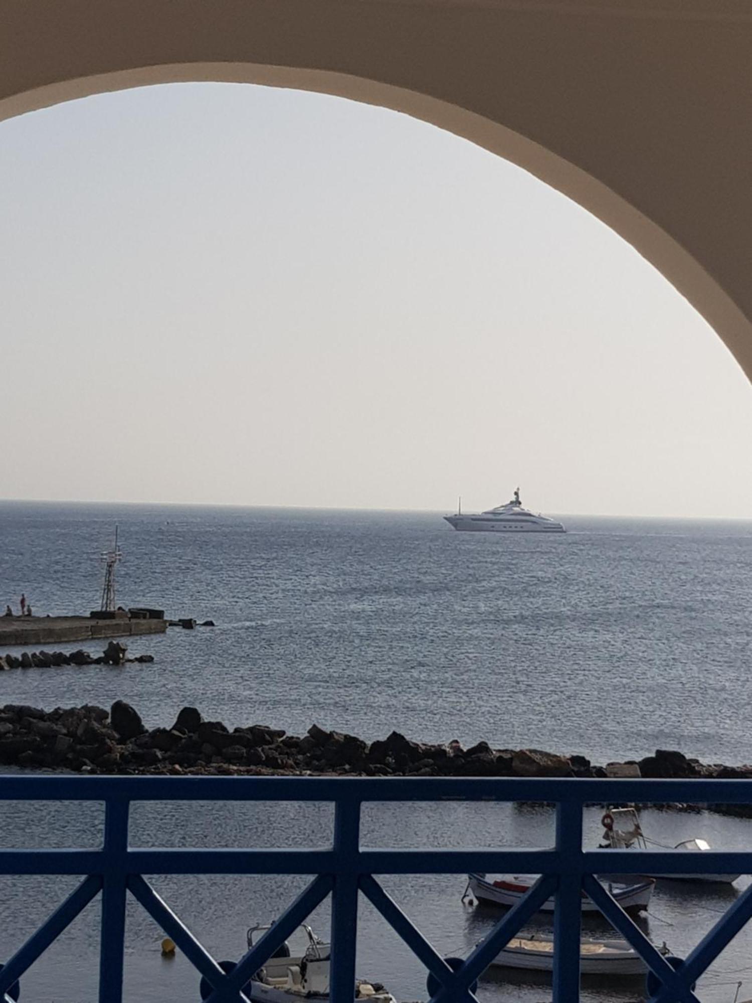 Rodothea And Adams On The Beach, Santorini Monolithos  Exterior photo